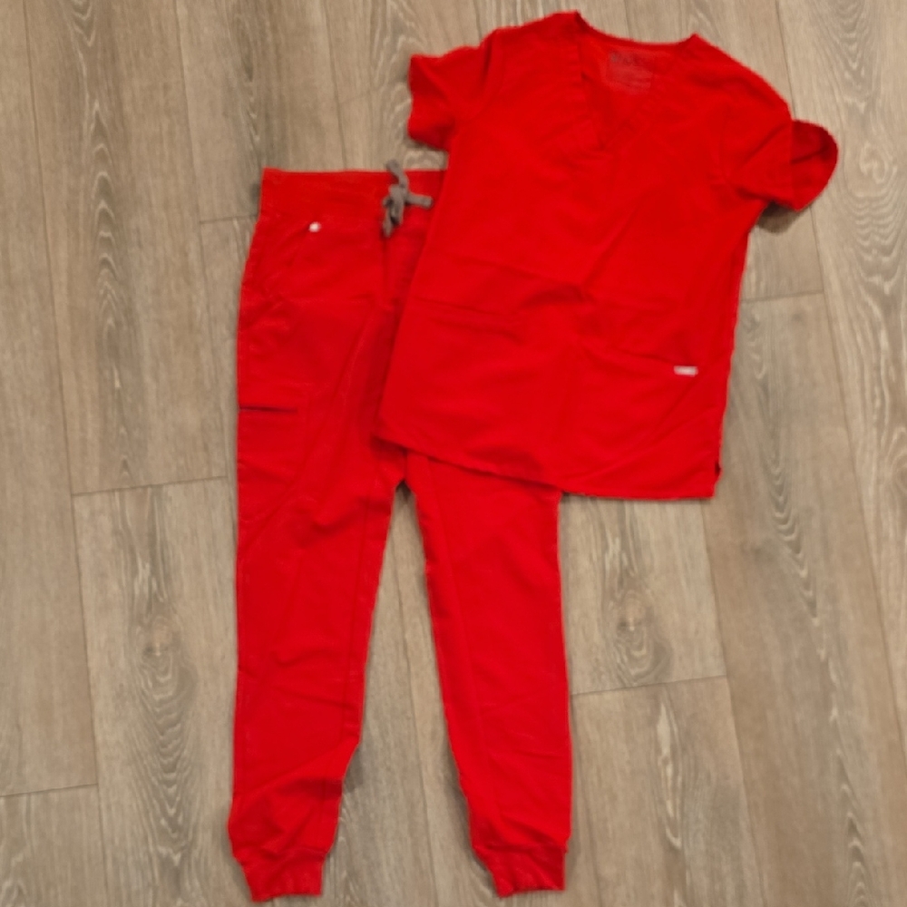 Figs Red Scrub Set